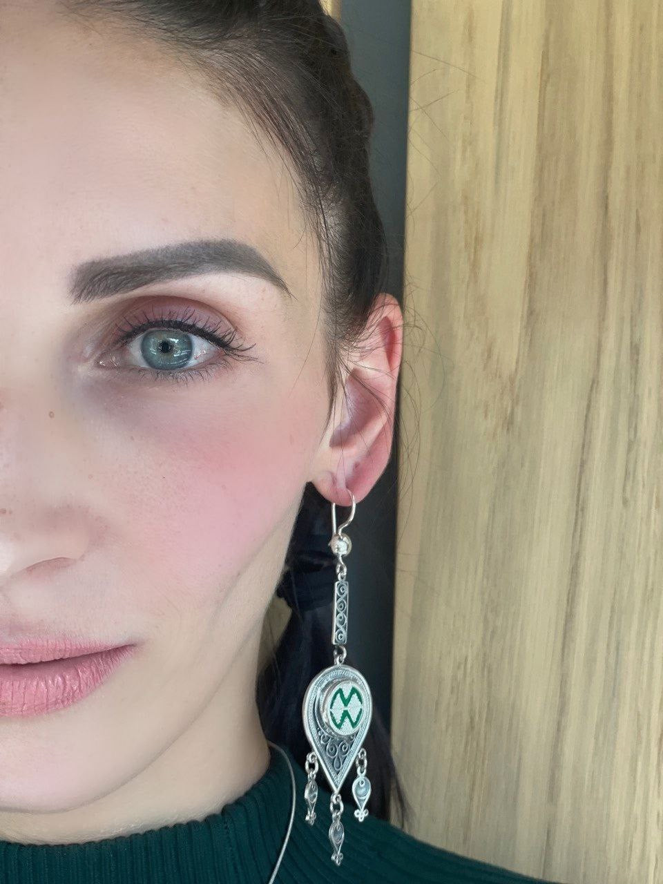 DANGLING EARRINGS