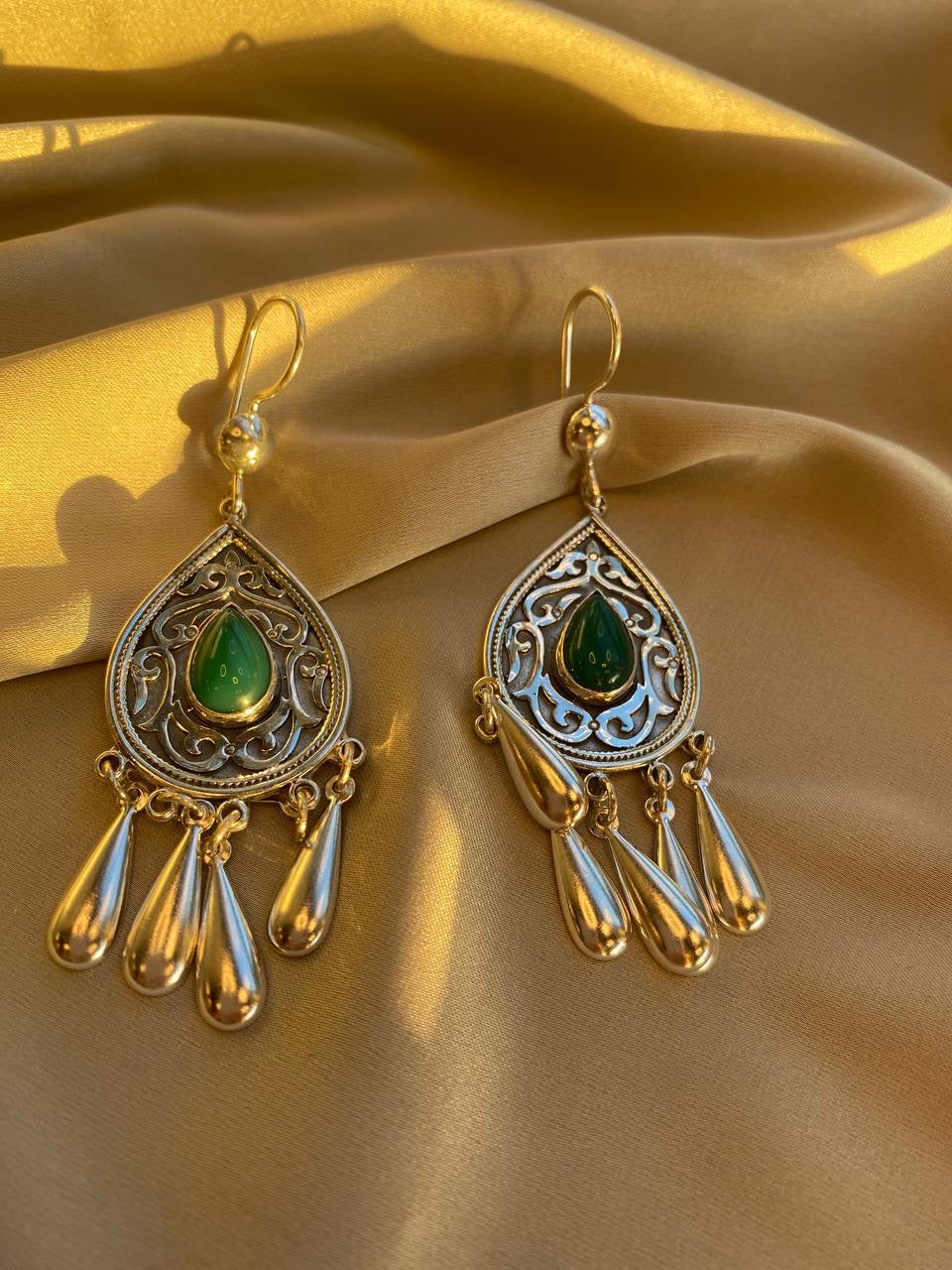 BEAUTIFUL EARRINGS with green stone