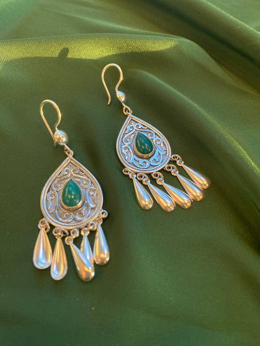 BEAUTIFUL EARRINGS with green stone